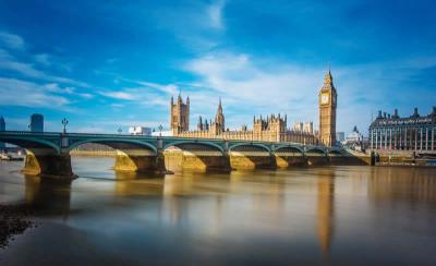 小孩在英國出生現(xiàn)要在國內(nèi)上學怎么做英國出生紙公證認證？