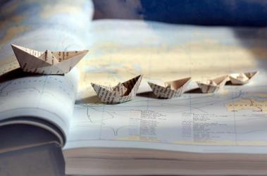 香港人在內(nèi)地與他人發(fā)生借貸糾紛要授權(quán)委托律師訴訟怎么辦理公證呢？