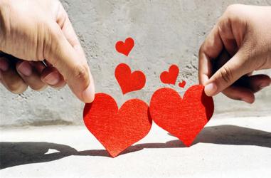 在香港辦理離婚的內地人現(xiàn)要在內地復婚如何做香港轉遞公證呢？