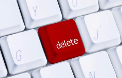 要注銷內(nèi)地戶籍但由于工作關(guān)系請不了假如何在香港做授權(quán)委托書公證？