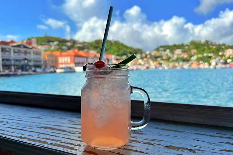 改過兩次名的香港人如何辦理同一人聲明公證書用于在內(nèi)地更改個人信息之用？