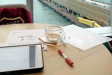 香港公司要收購(gòu)股權(quán)入股一家北京公司怎么辦理香港公司董事決議證明公證呢？