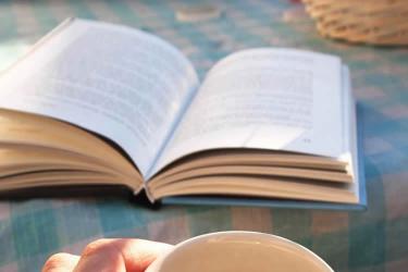 持香港出生紙的小孩現(xiàn)要到西班牙讀書怎么辦理香港海牙認(rèn)證呢？