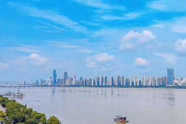 香港人要在深圳辦理房產(chǎn)貸款怎么做無(wú)結(jié)婚證明轉(zhuǎn)遞聲明公證書(shū)呢？