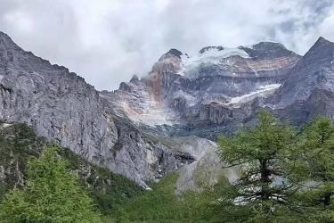 香港人要移民澳大利亞怎么辦理在內(nèi)地汕頭讀書期間的無犯罪記錄證明公證呢？