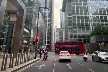 中國公民在英國結(jié)婚后，現(xiàn)要更改婚姻狀況怎么做英國海牙認證呢？