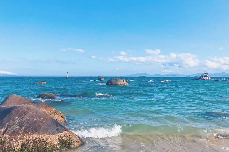 我們是在香港出生的，現(xiàn)要在內(nèi)地辦理股權(quán)轉(zhuǎn)讓手續(xù)怎么證明是親兄弟關(guān)系呢？