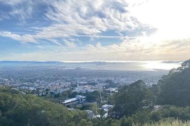 曾在內(nèi)地工作過的香港人現(xiàn)要移民加拿大怎么辦理中國無犯罪記錄證明公證？